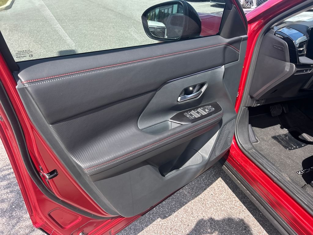 New 2026 Nissan Kicks SR 4D Sport Utility