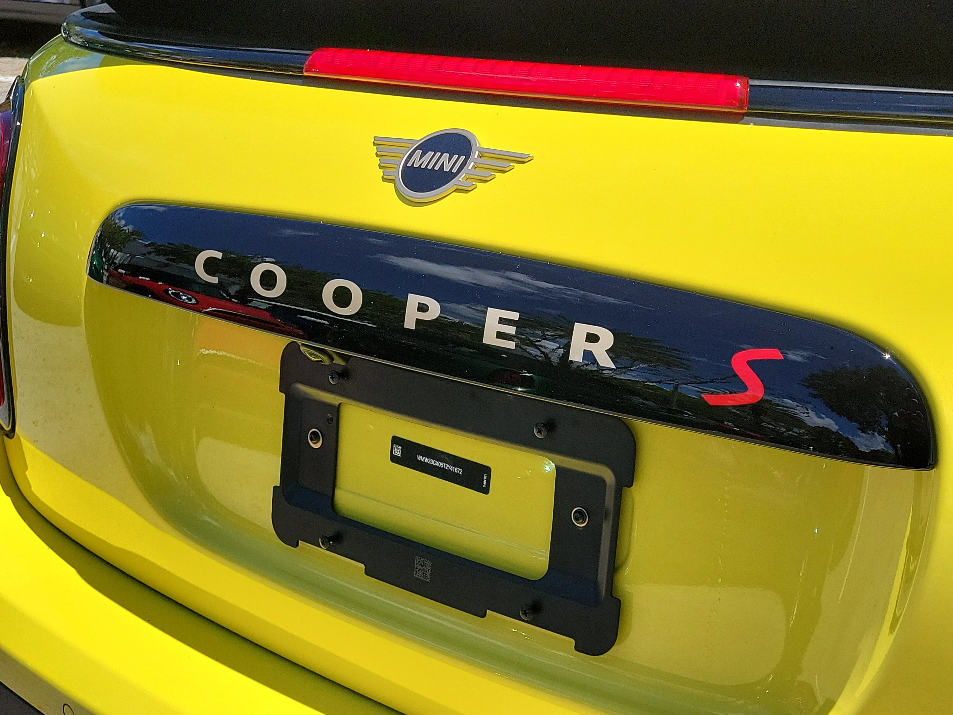 New 2026 Yellow MINI Signature Plus image 5