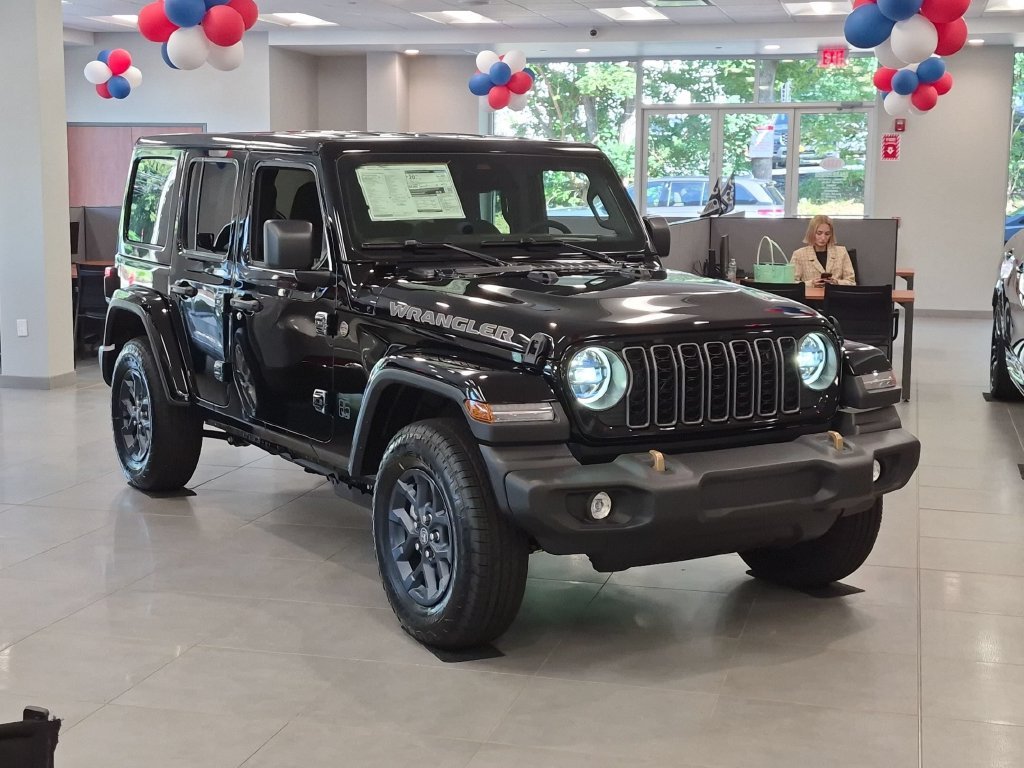 Black Clear-Coat Exterior Paint 2026 Jeep Wrangler SUV / Crossover Four-Wheel Drive