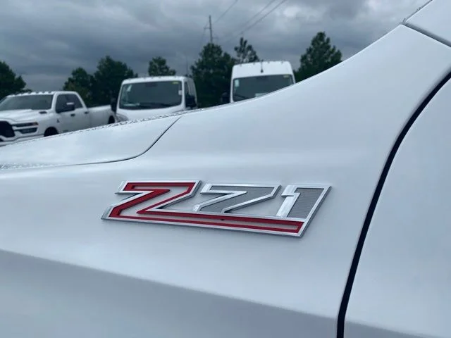 Used 2022 Summit White Chevrolet Z71 image 44