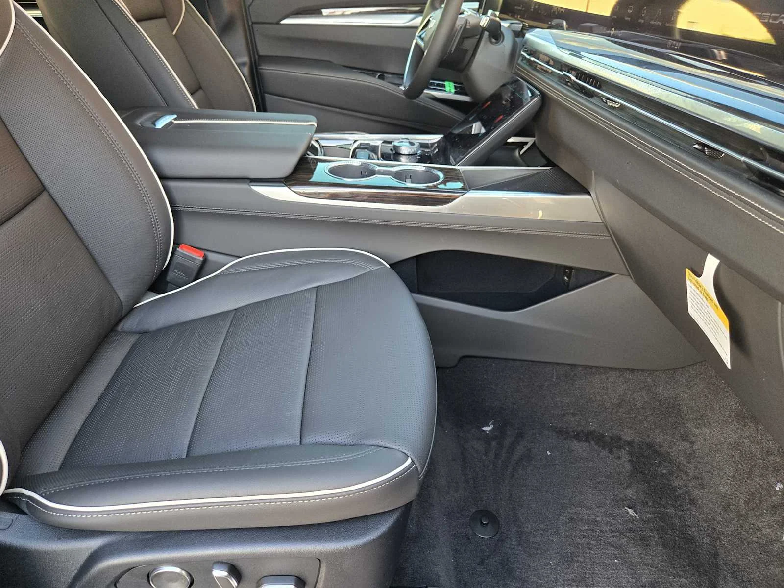 2026 Cadillac Escalade Luxury - Photo 9