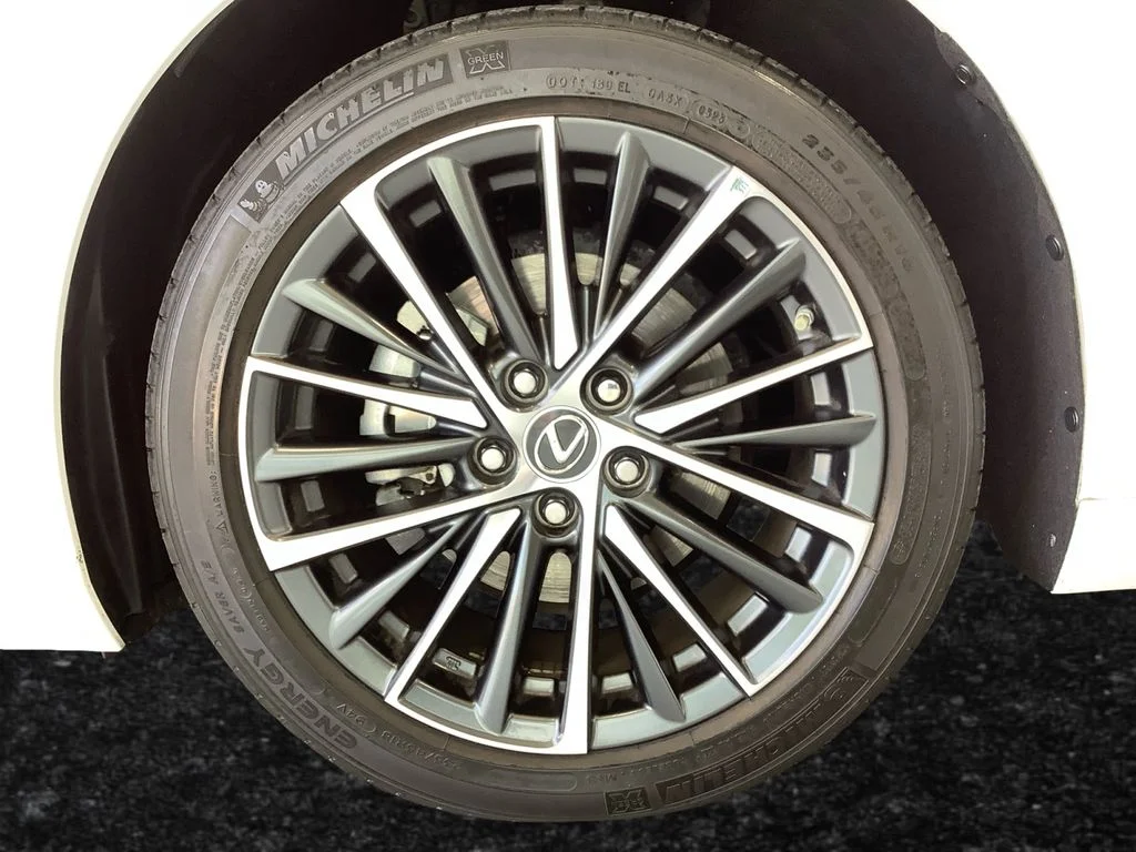Used 2023 White Lexus 350 image 27