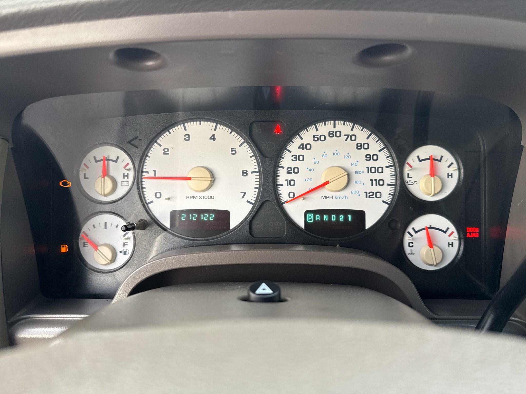 Used 2005 Gray Dodge SLT image 9