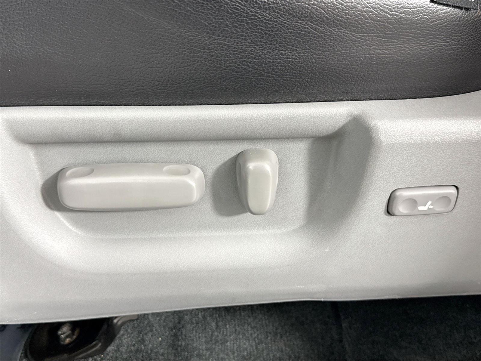 Used 2016 Super White Toyota SR5 image 26