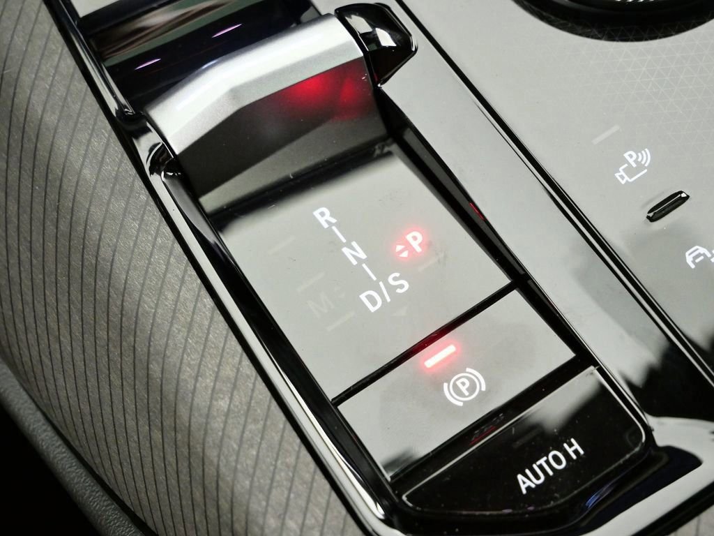 Used 2026 Skyscraper Grey Metallic BMW 30 xDrive image 47