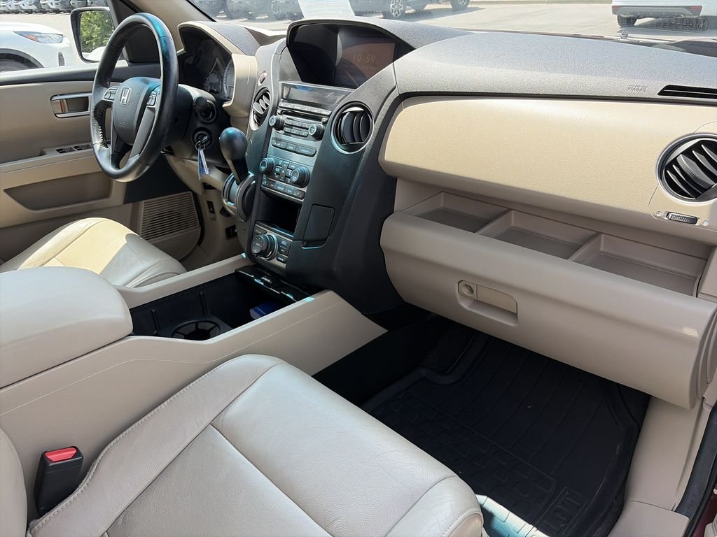 Used 2013 Purple Honda EX-L image 31