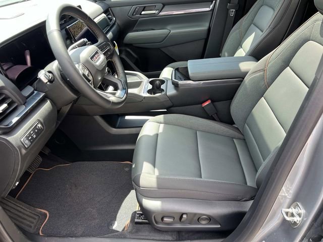 Used 2026 Sterling Metallic GMC AT4 image 17