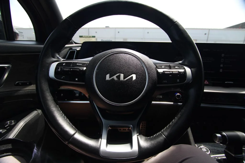 Used 2023 Red Kia X-Pro Prestige image 20