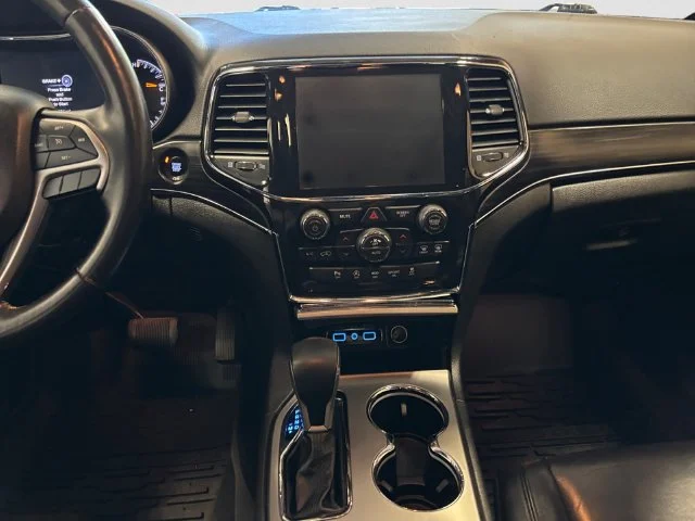 Used 2021 Red Jeep Limited image 12