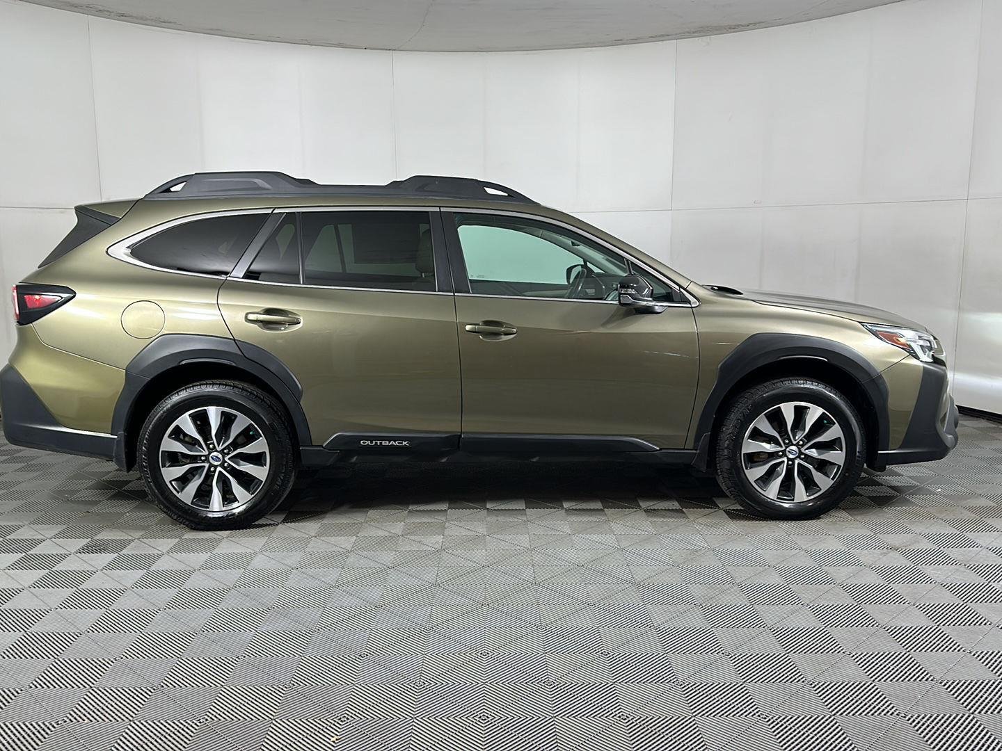 Used 2023 Autumn Green Metallic Subaru Limited image 23