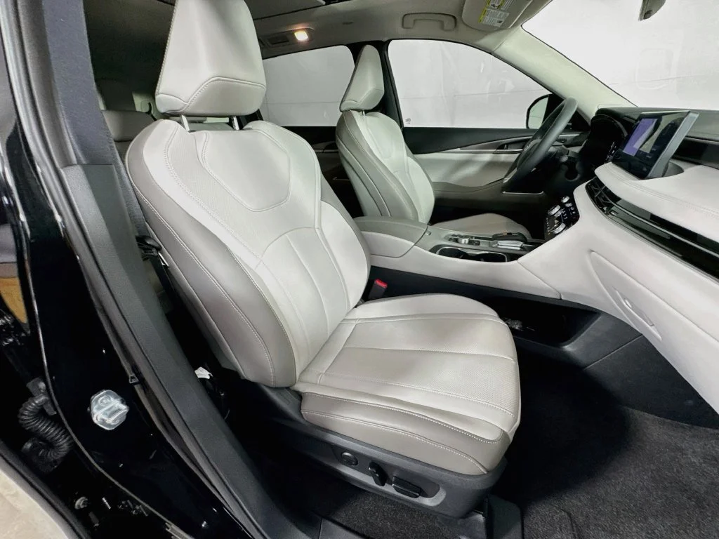 Certified Used 2027 Black INFINITI LUXE image 40
