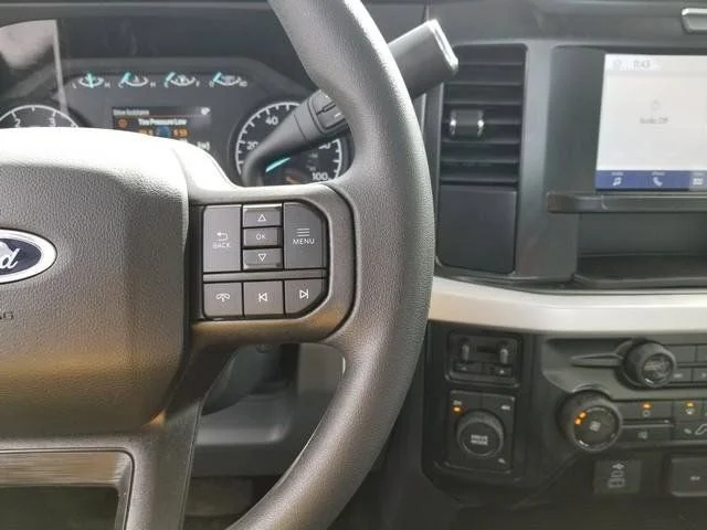 2025 Ford F-550 Super Duty Chassis Cab XL - Photo 27