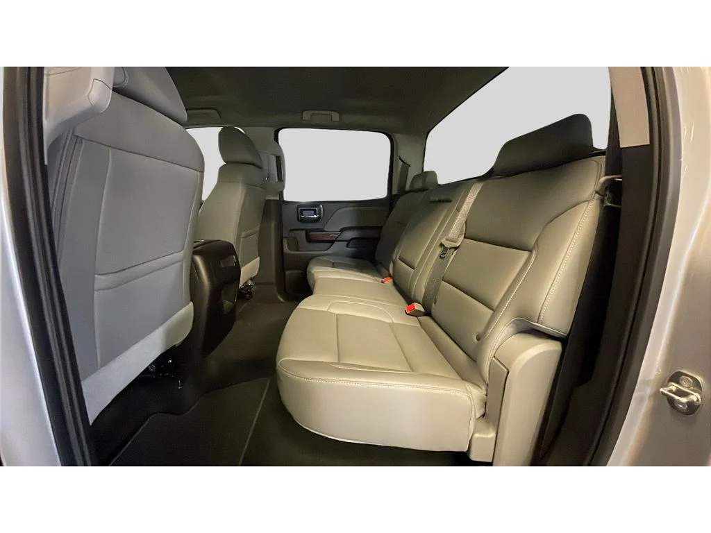Used 2018 Quicksilver Metallic GMC SLT image 15