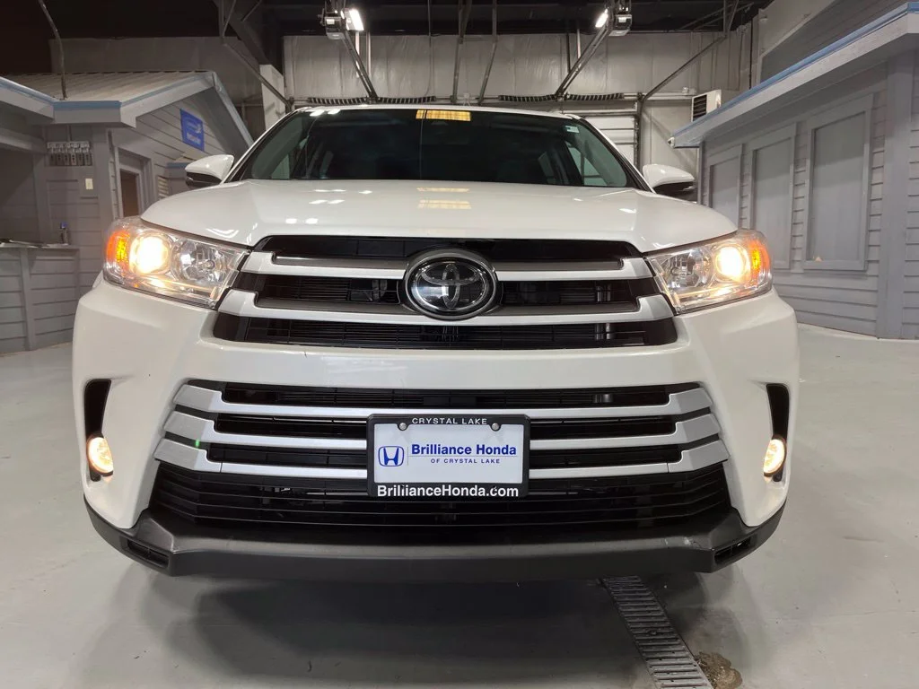 Used 2018 Blizzard Pearl Toyota LE Plus image 2