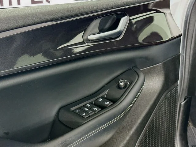 Used 2023 White Jeep Altitude X image 17