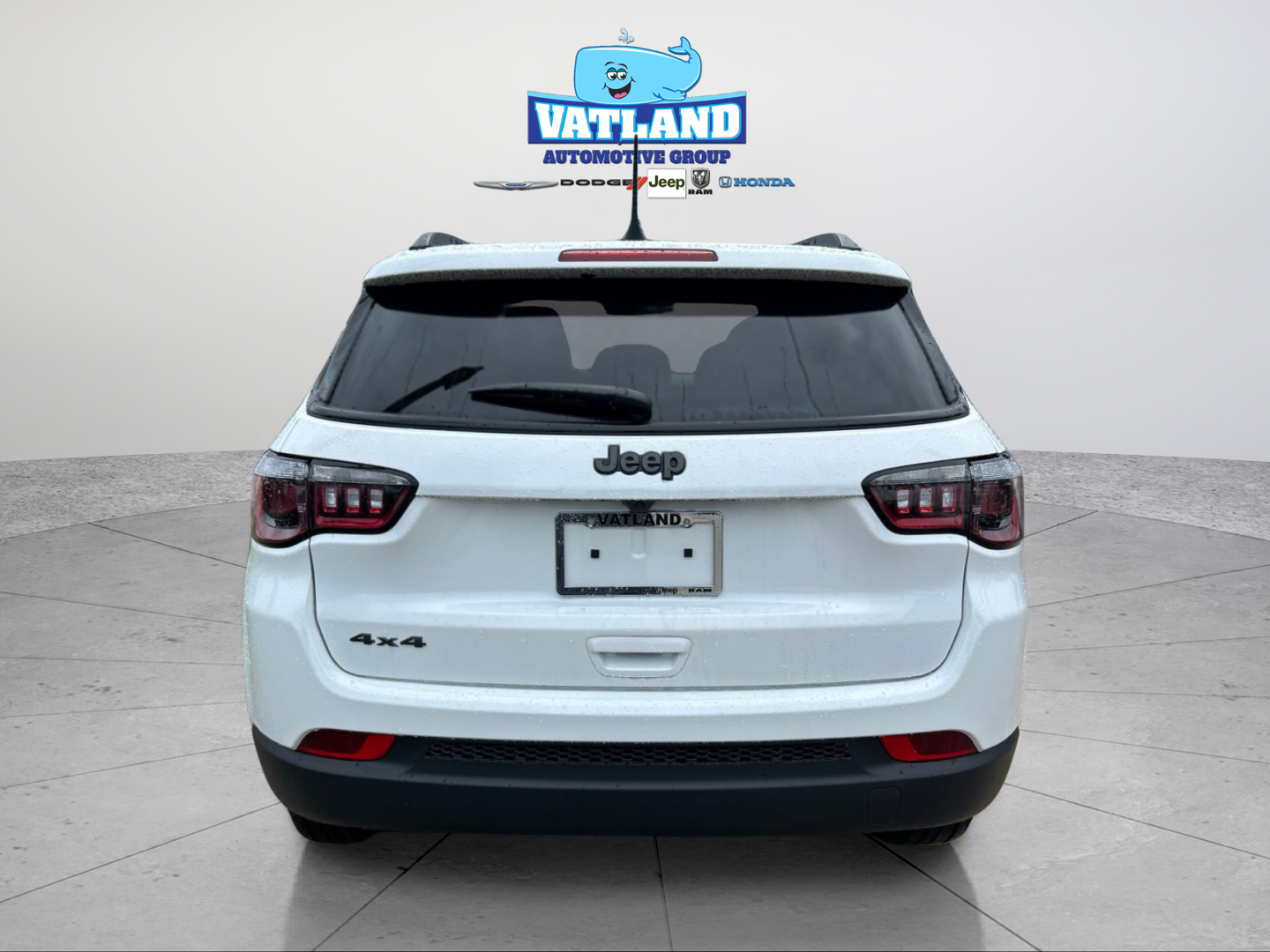 New 2026 Bright White Clearcoat Jeep Latitude image 4