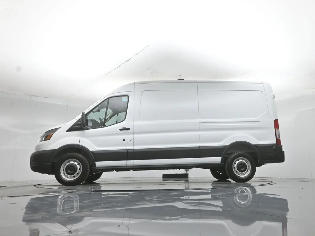 New 2026 Oxford White Ford Base image 7