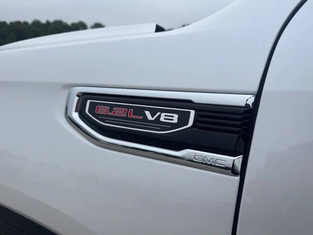 Used 2025 White GMC Denali image 9