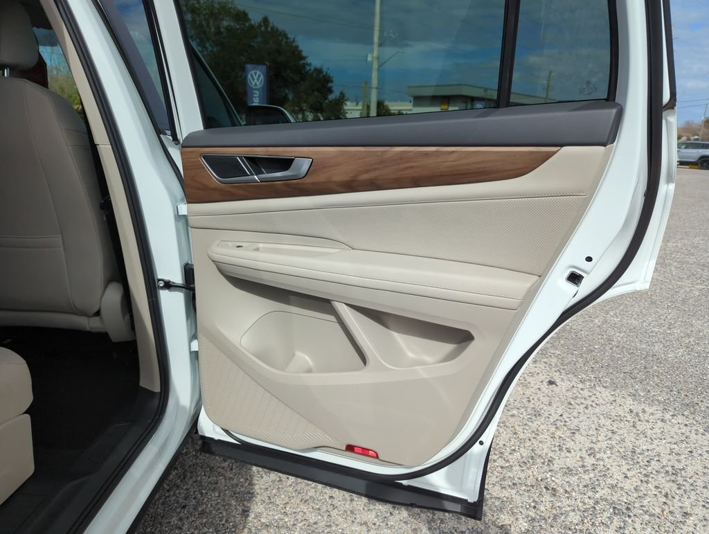New 2026 White/off-white Volkswagen 2.0T SE image 31