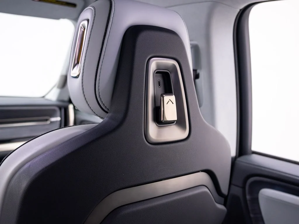 Used 2023  Rivian Adventure image 21