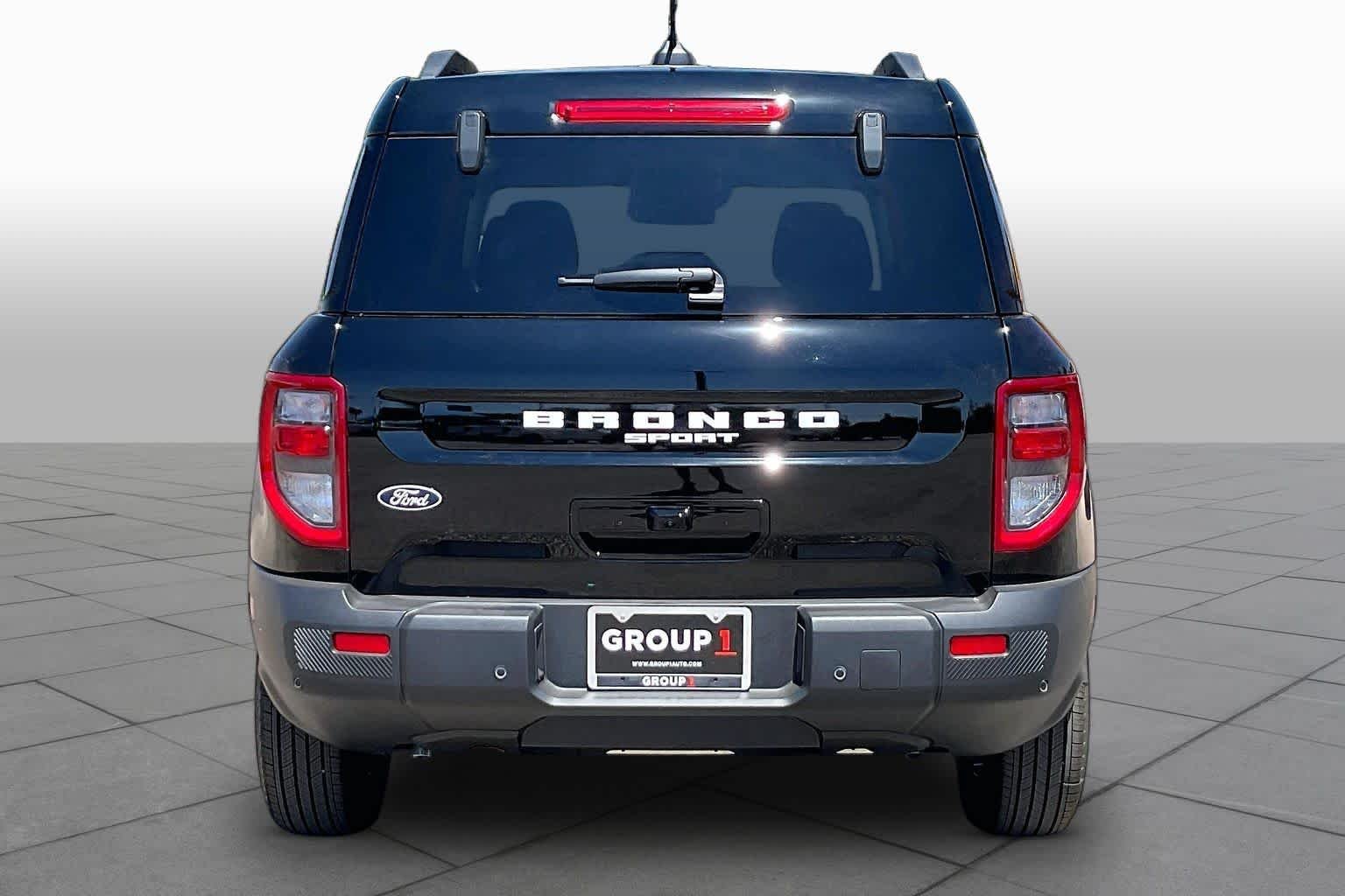 New 2026 Shadow Black Ford Outer Banks® image 4