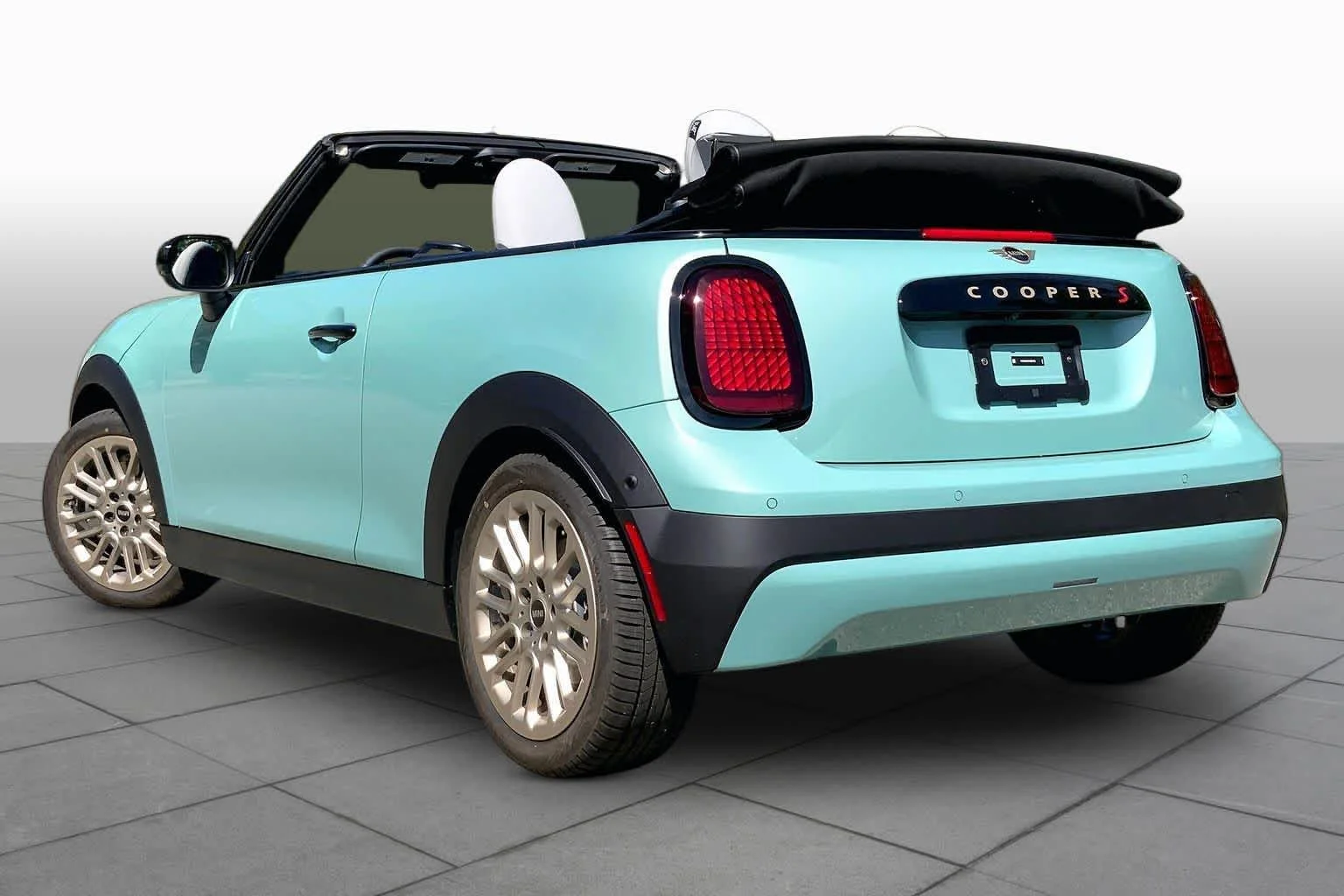 New 2027 Ocean Wave Green Metallic MINI Iconic image 12