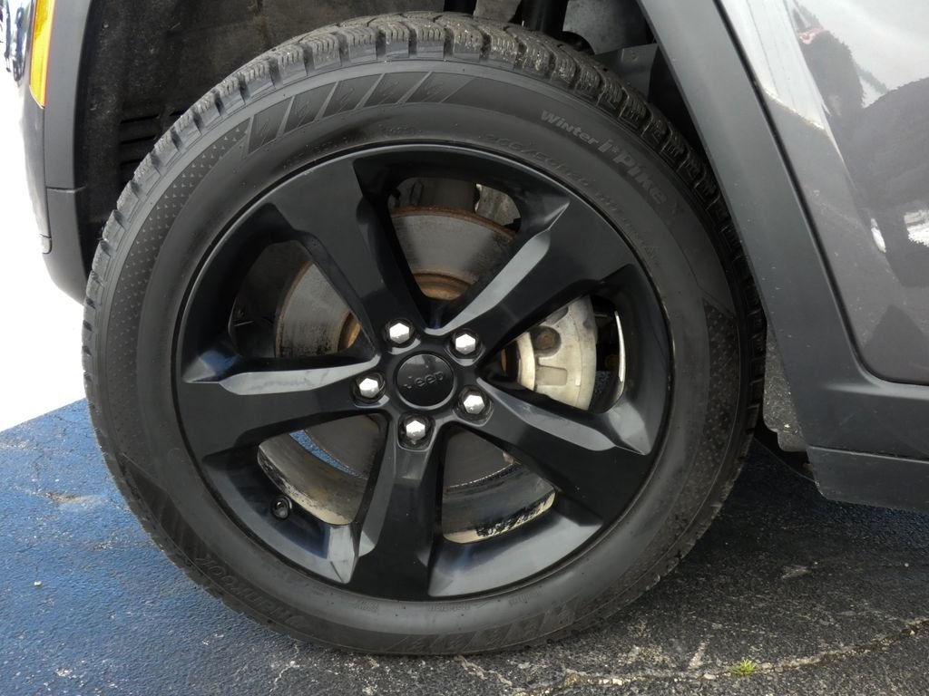 Used 2023 Gray Jeep Altitude image 35