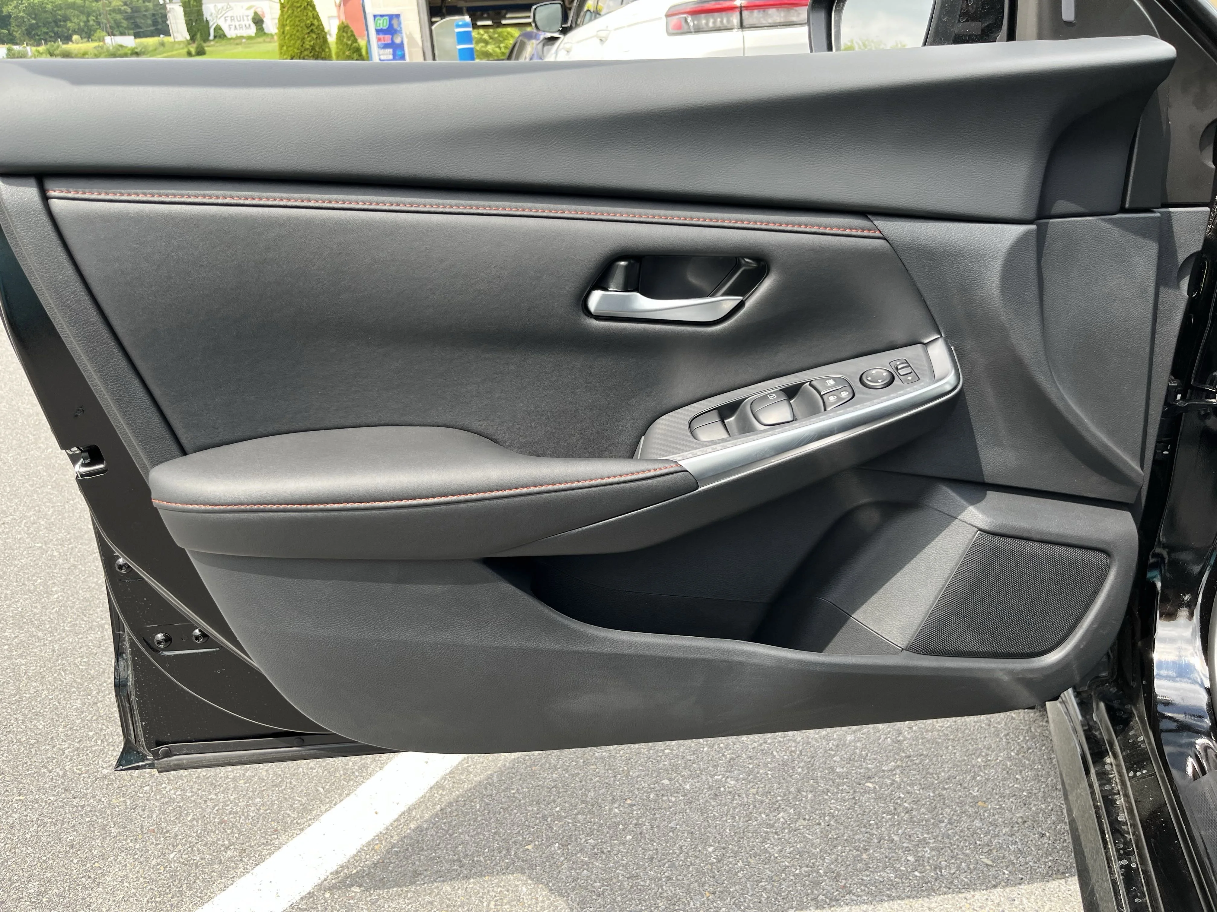 2025 Nissan Sentra SR - Photo 16