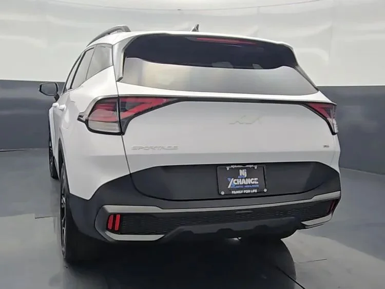 Used 2023 White Kia X-Line Sport Utility 4D image 11