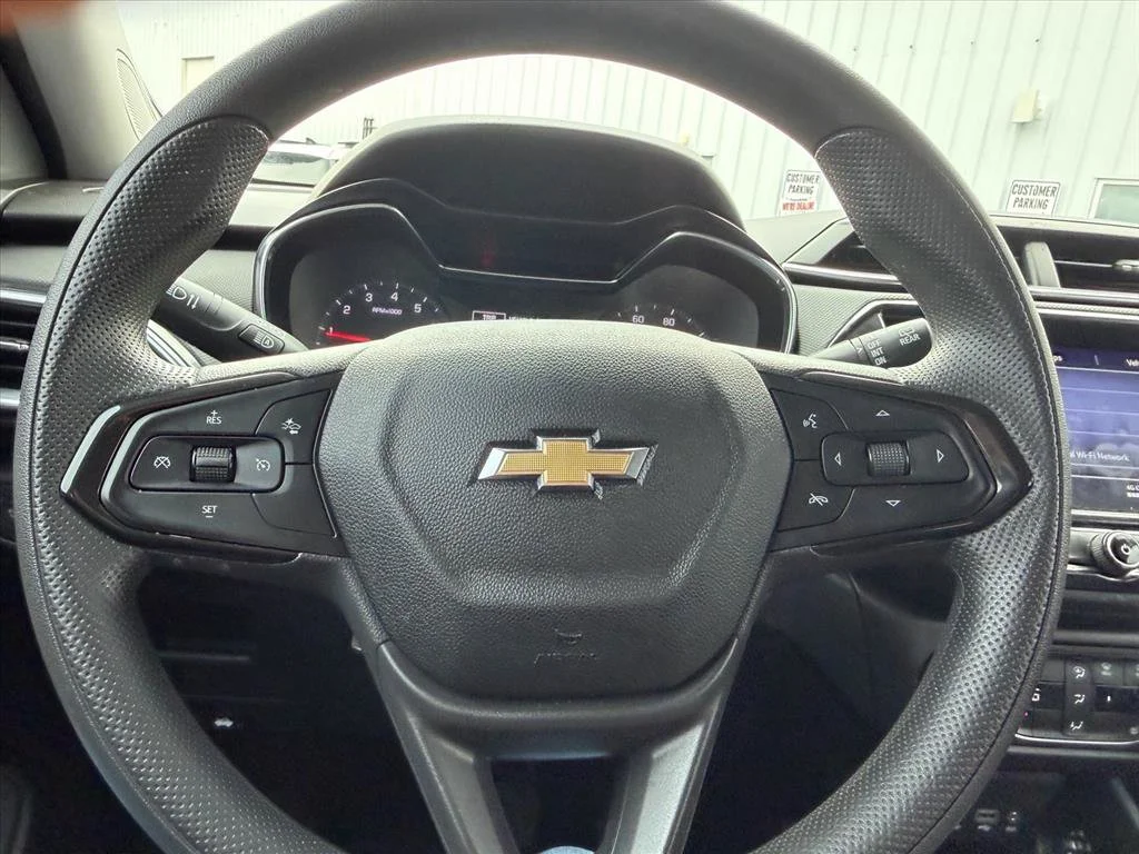Used 2023 White Chevrolet LT image 18