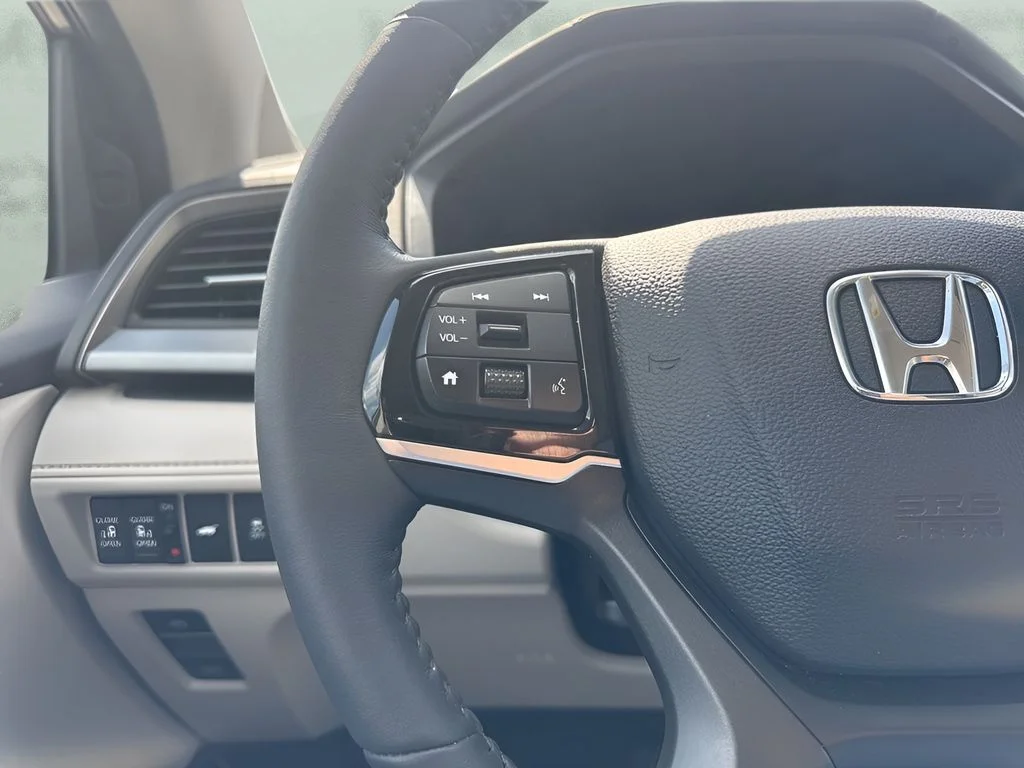 Used 2025 Gray Honda EX-L image 15