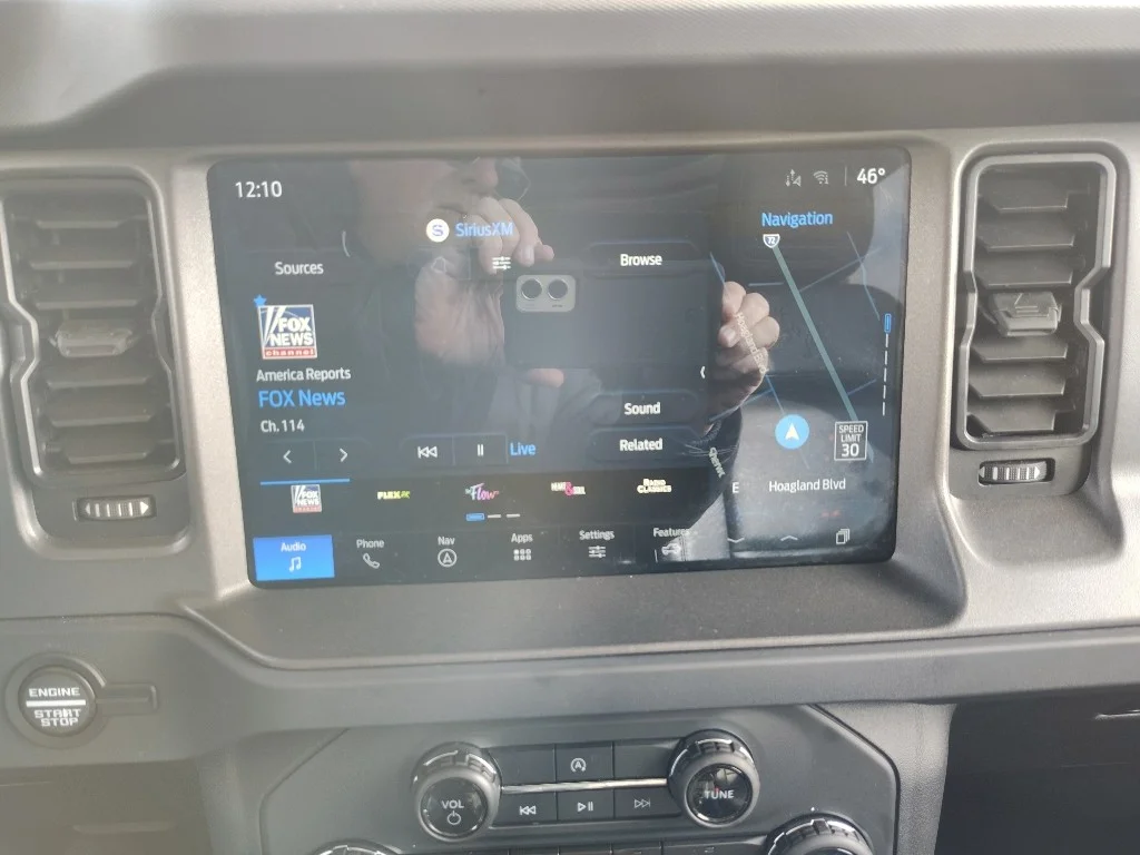 Used 2025 Oxford White Ford Badlands image 18