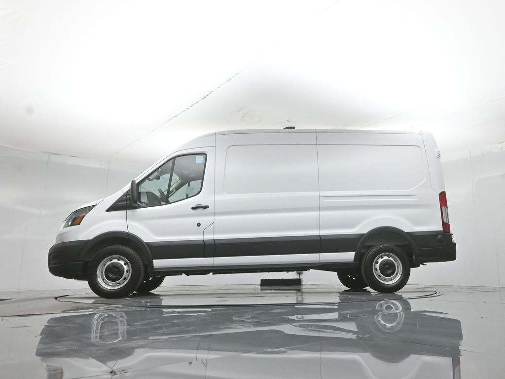 New 2026 Oxford White Ford Base image 7