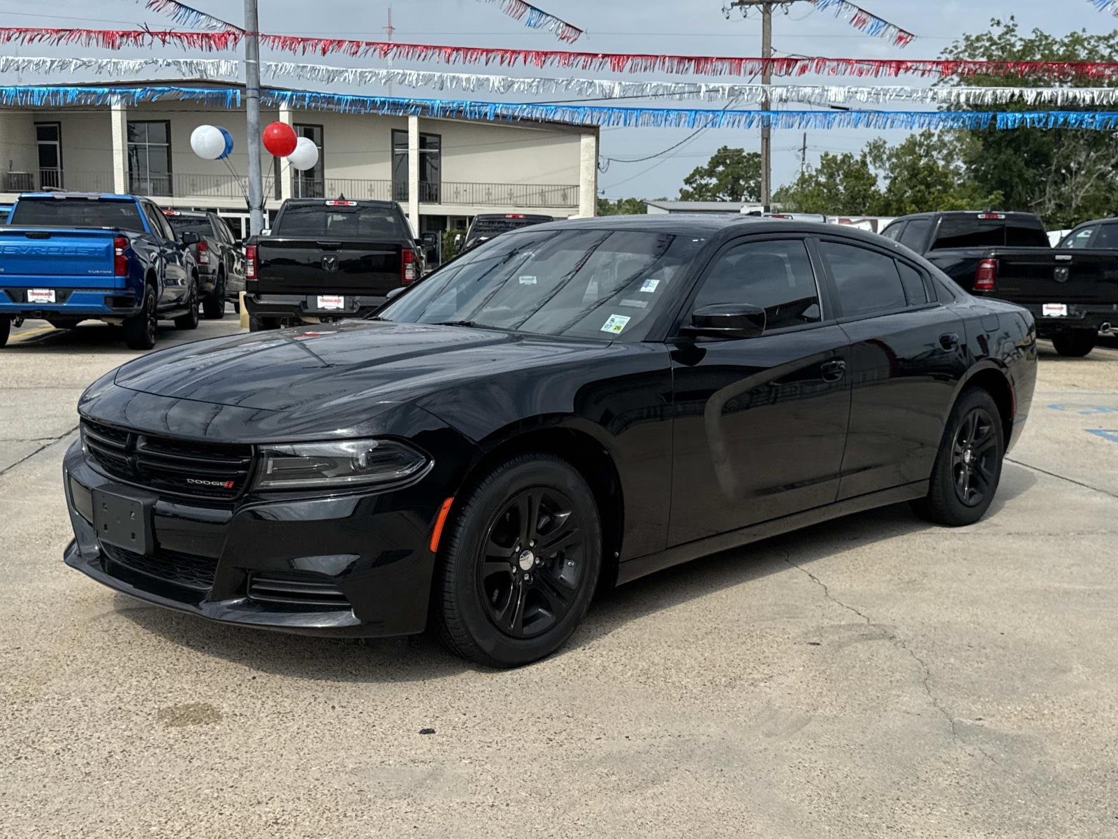 Used 2023 Pitch Black Clearcoat Dodge SXT image 3