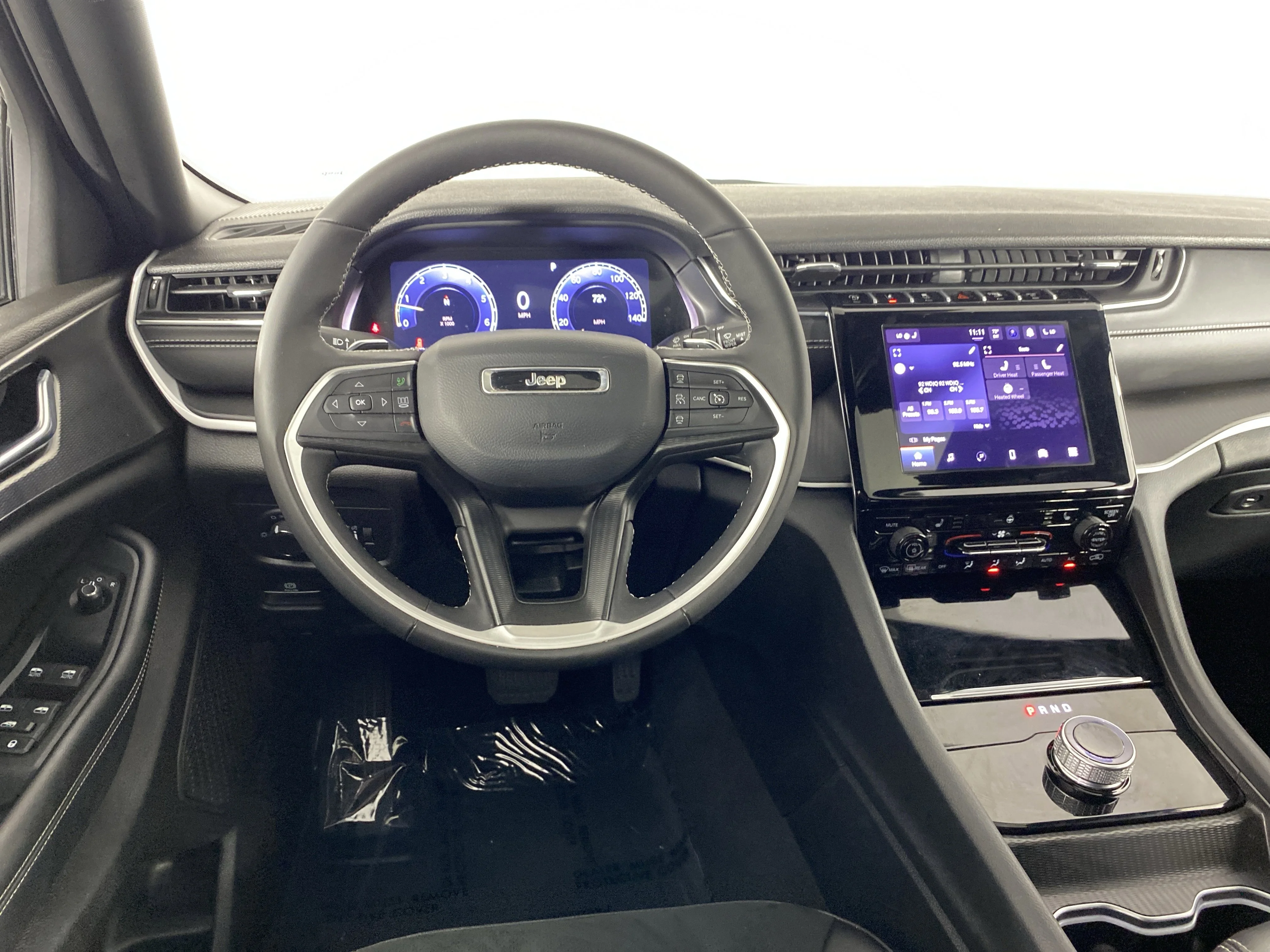 Used 2024 Diamond Black Crystal Pearlcoat Jeep Altitude X image 20