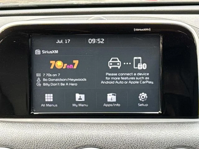 Used 2018 Black Kia  image 18