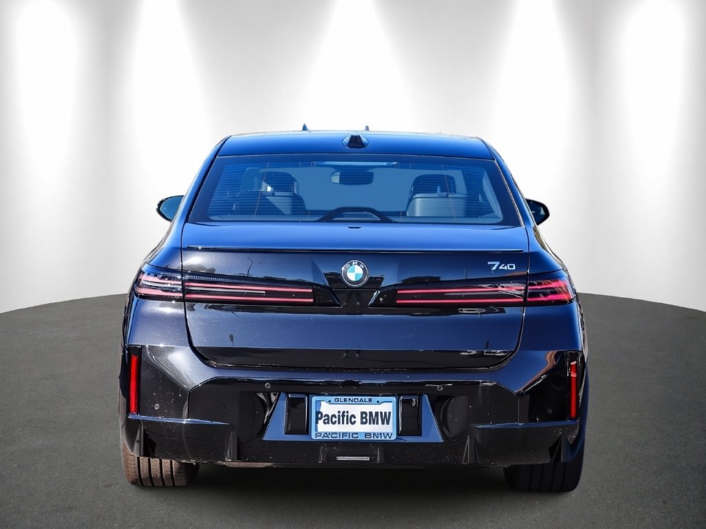 2027 BMW 7 Series photo 5
