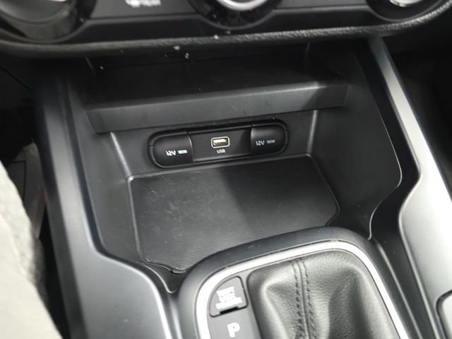 Used 2025  Kia LX image 21