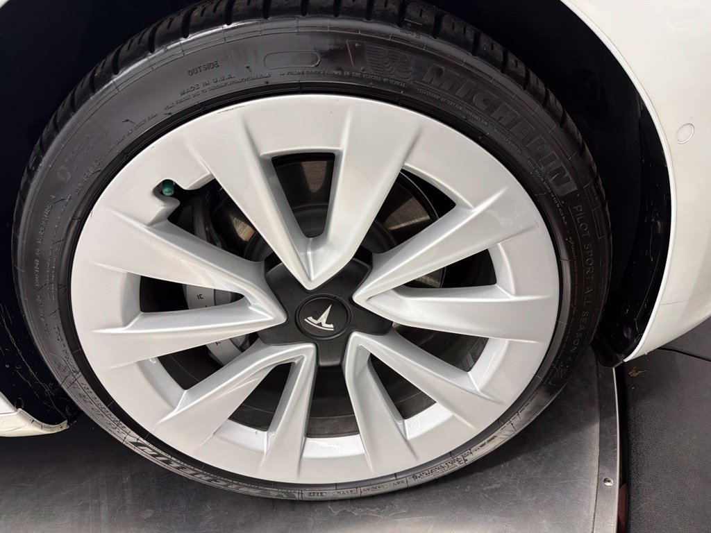 Used 2021 White Tesla Long Range image 9
