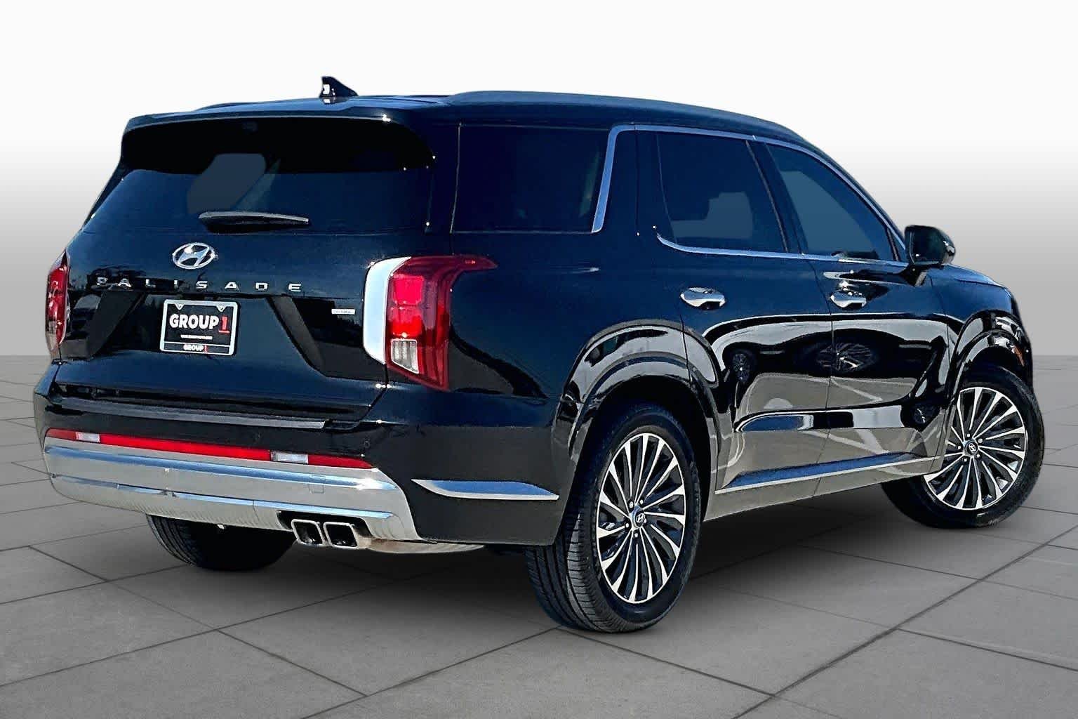 Used 2024 Abyss Black Pearl Hyundai Calligraphy image 13