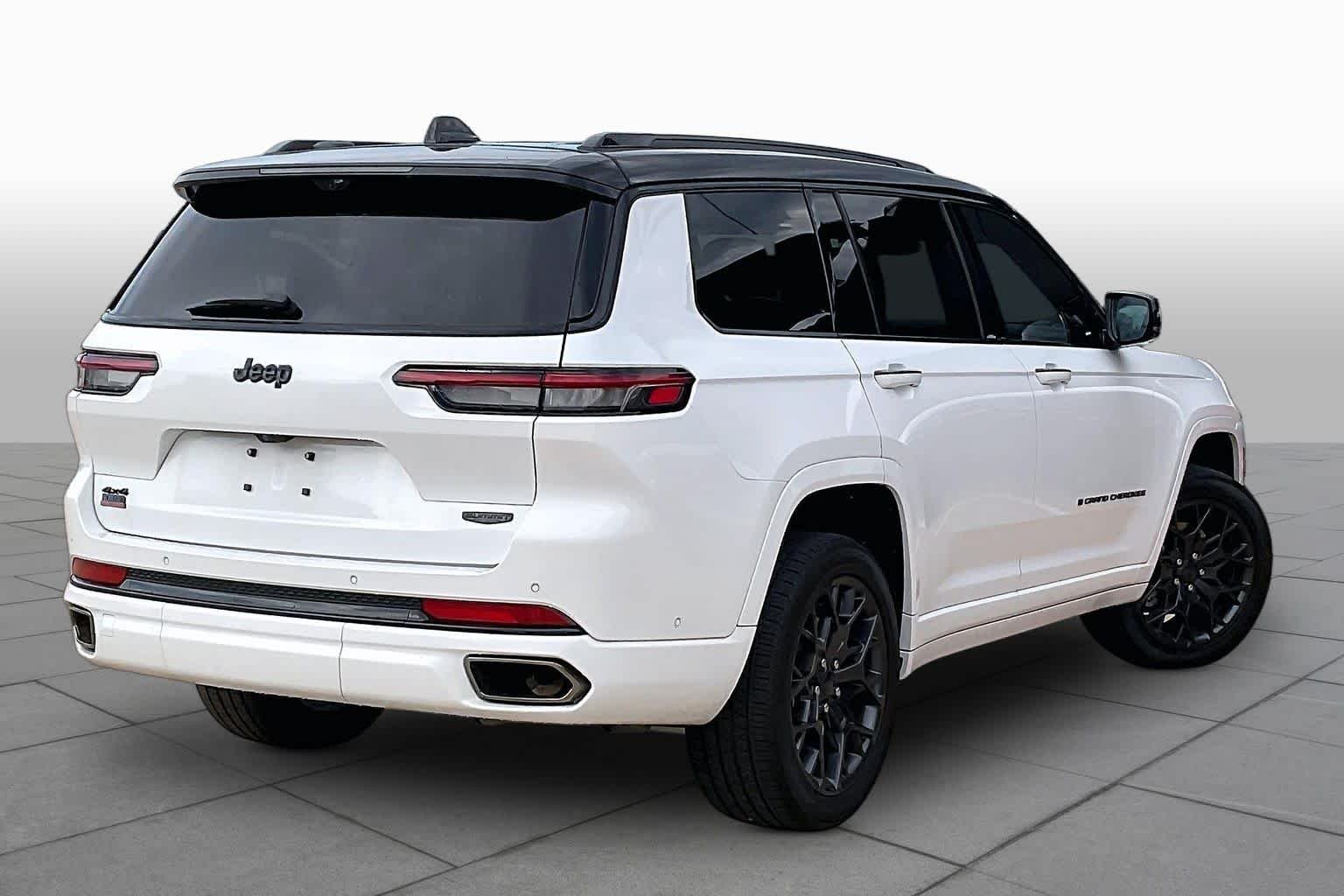Used 2025 Bright White Clearcoat Jeep Summit Reserve image 13