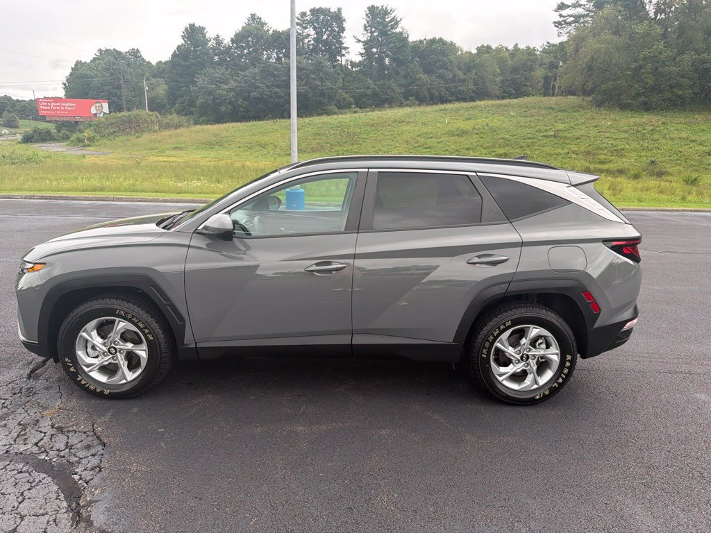 Used 2024 Gray Hyundai SEL image 5