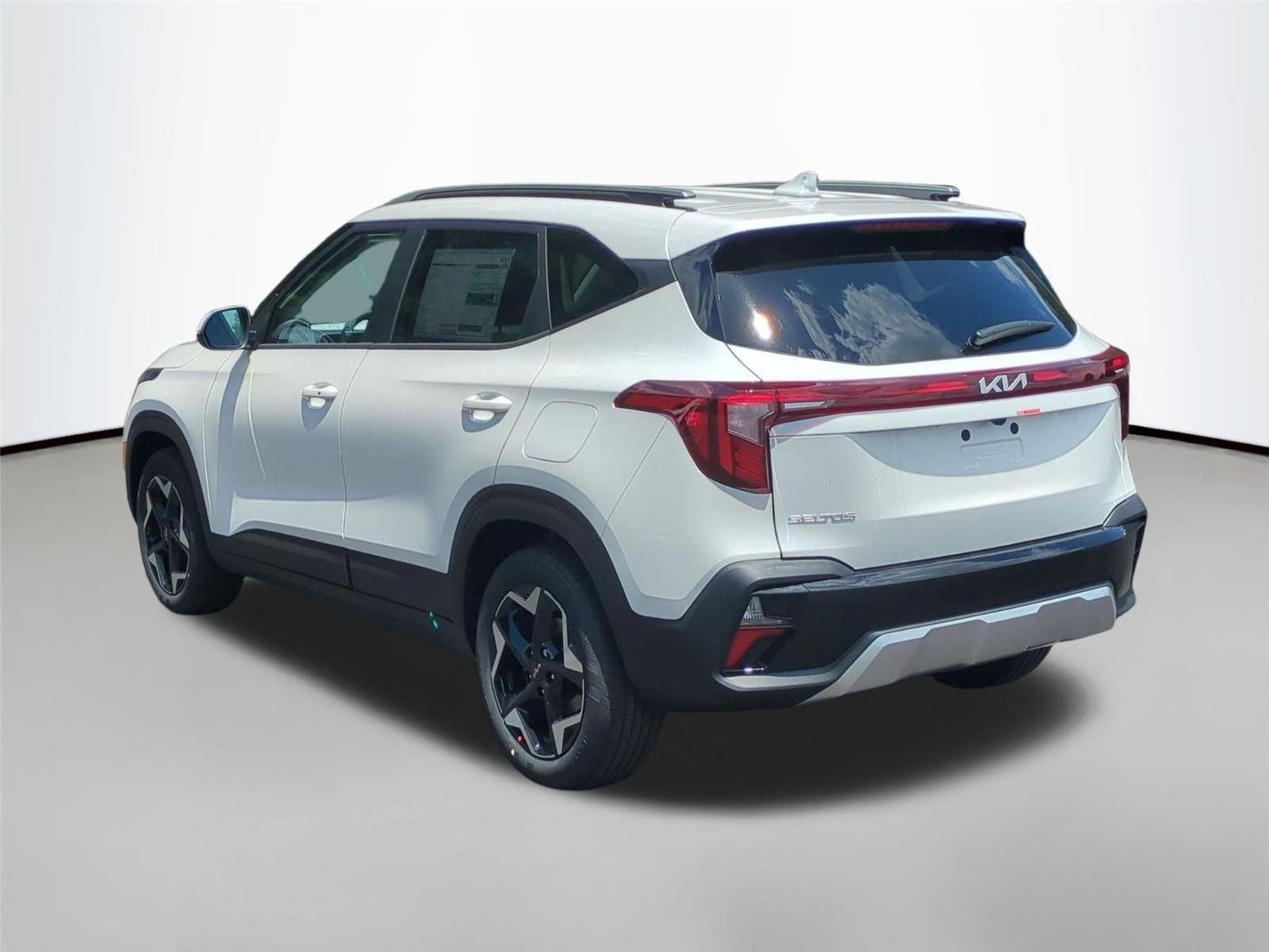 New 2026 Snow White Pearl Kia S image 3