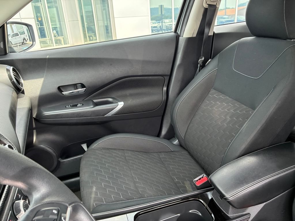 Used 2023 Gray Nissan SV image 19