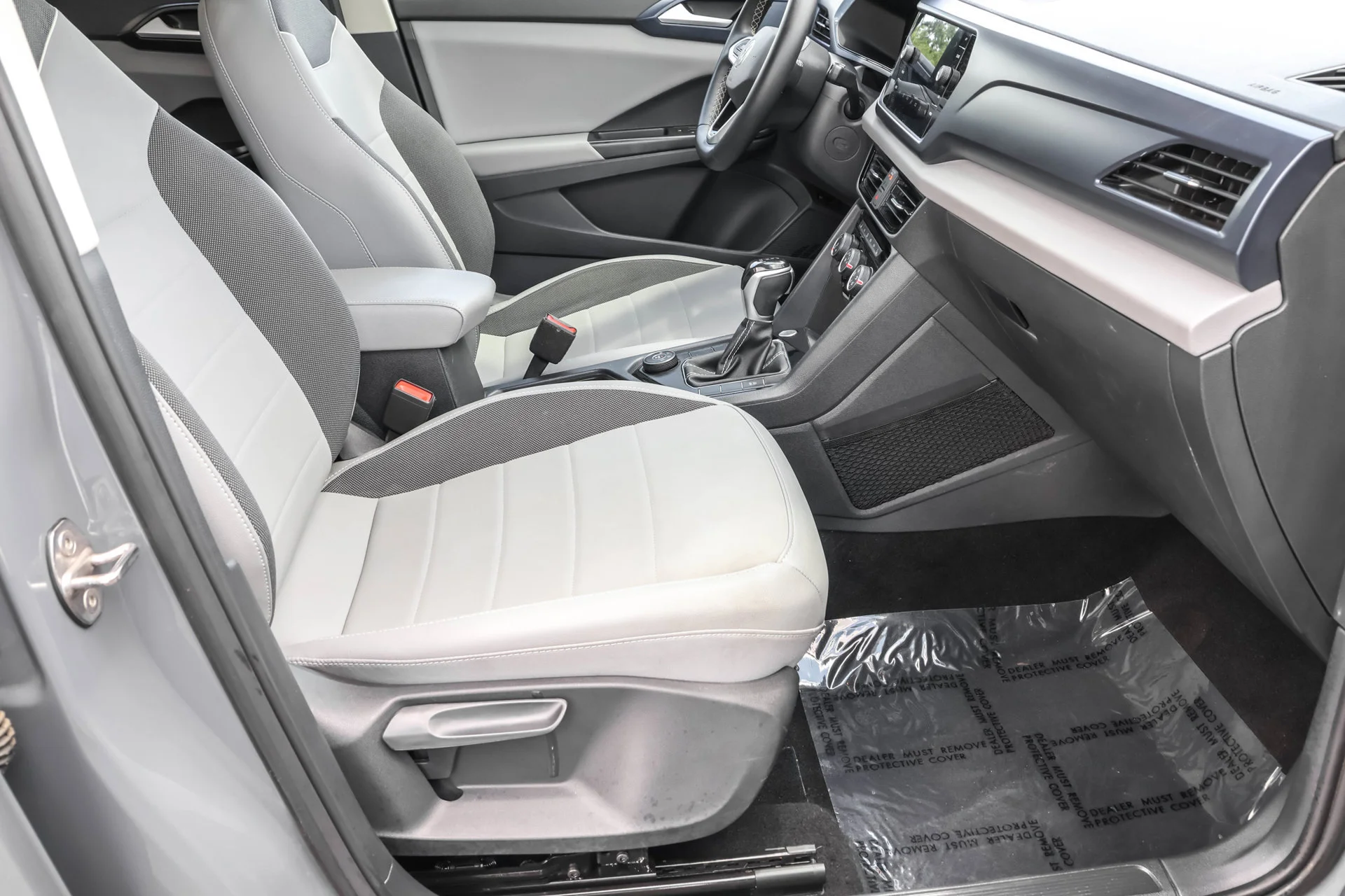 2023 Volkswagen Taos SE - Photo 45