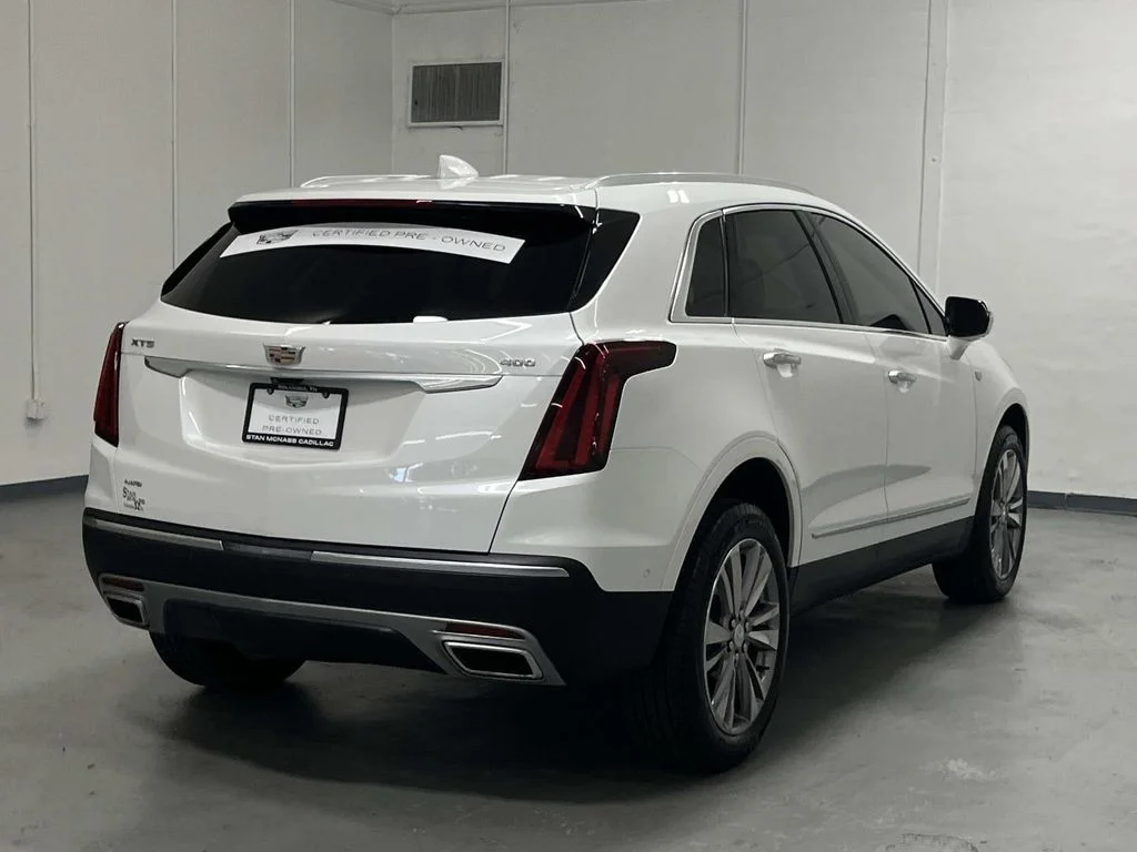 Used 2025 Crystal White Tricoat Cadillac Premium Luxury image 8