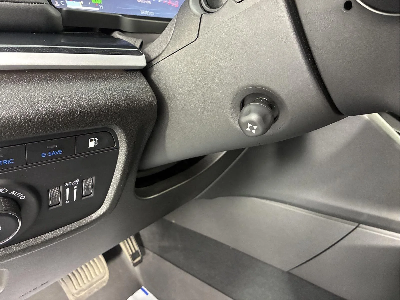 Used 2023 Silver Zynith Jeep Trailhawk image 30