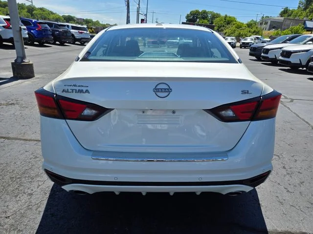 Used 2023 White Nissan 2.5 SL image 7