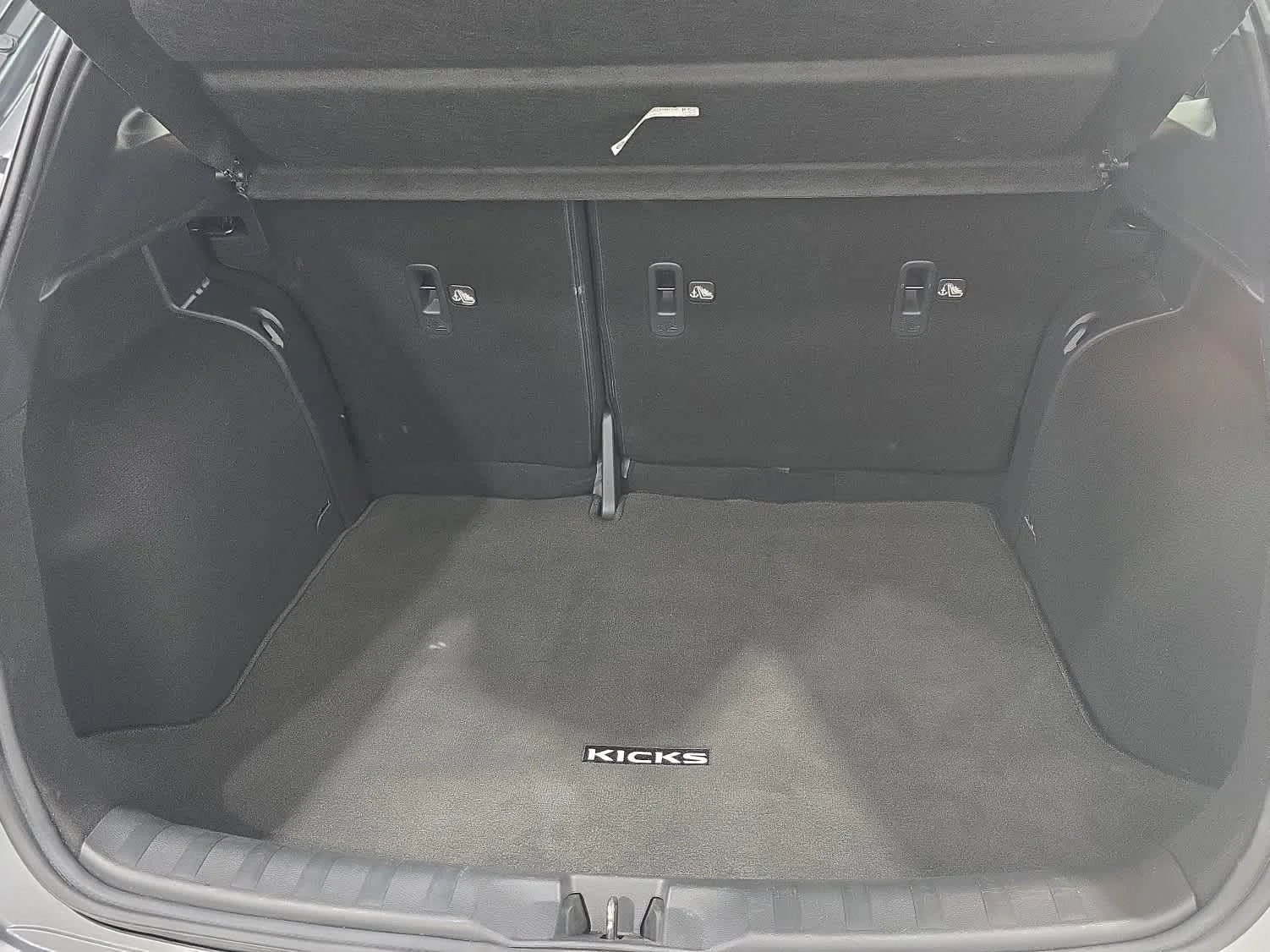 Used 2023 Gun Metallic Nissan SR image 16