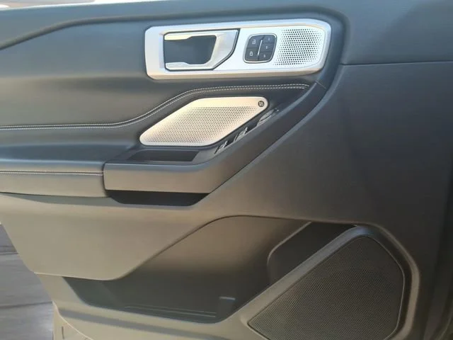 Used 2020  Ford ST image 13